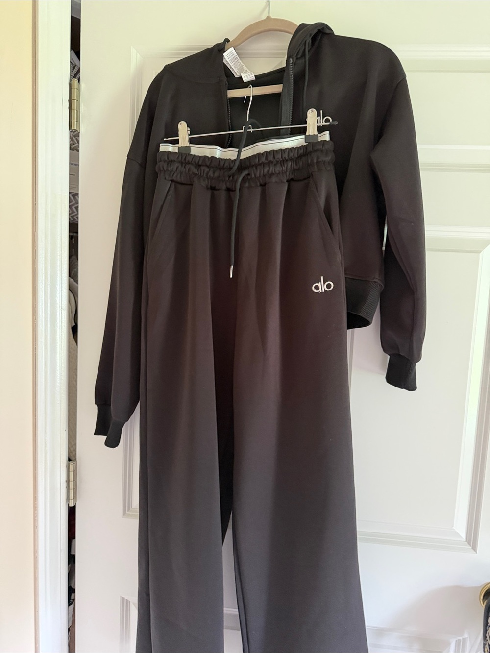 ALO Yoga Black Wide-Leg Drawstring Sweatpants